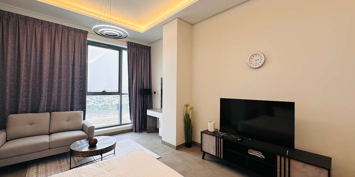 Upscale Apartment at Oval Tower Near Downtown