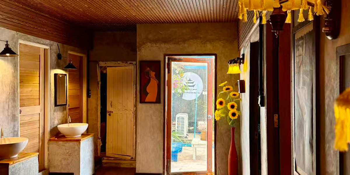 Original Beach Hostel