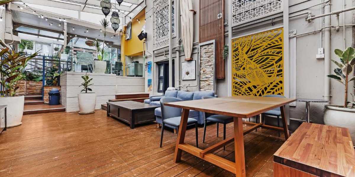 London Gate Backpacker Hotel