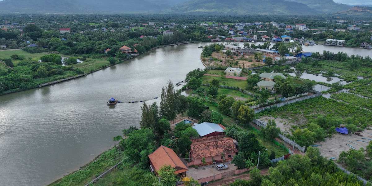 Sun & Roots Kampot Lodge