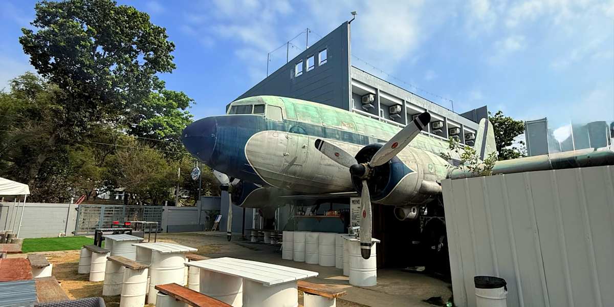Charlie's Hangar Surf Hostel