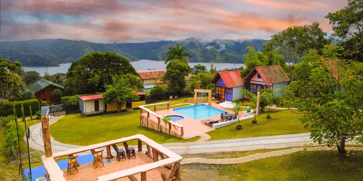 Cabaña Brisa · Piscina, Juegos y Vista Lago