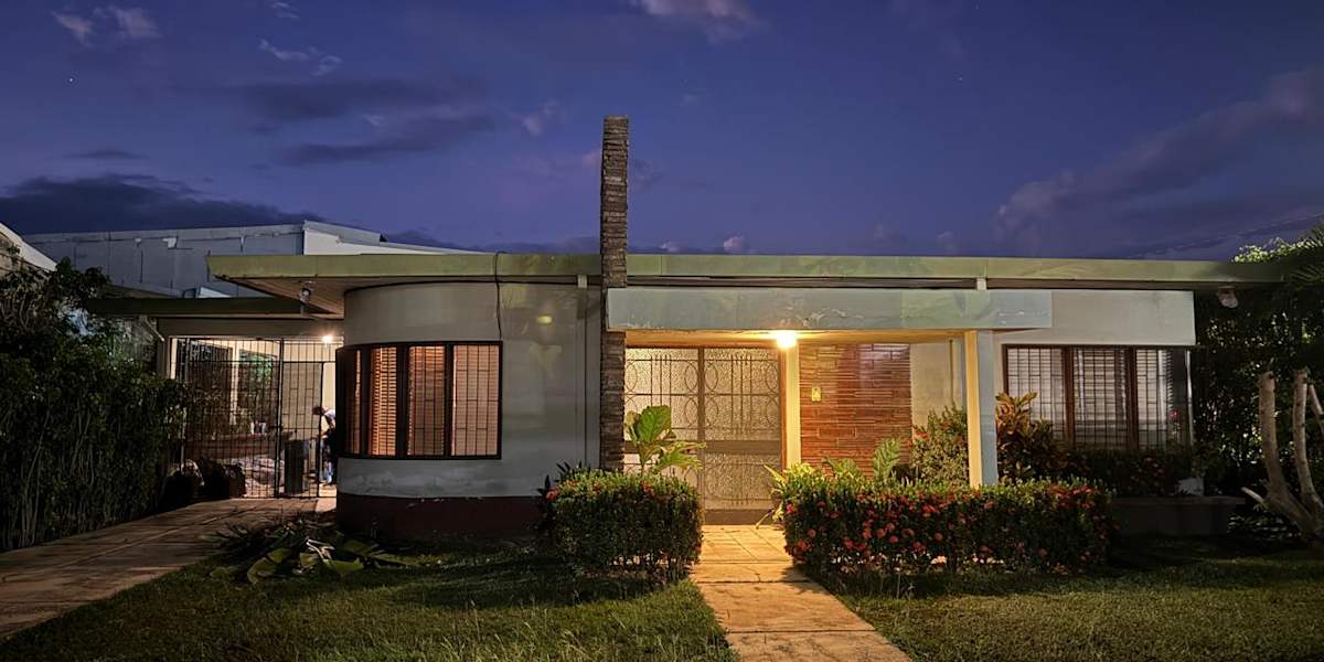 CasaLinda Hostal
