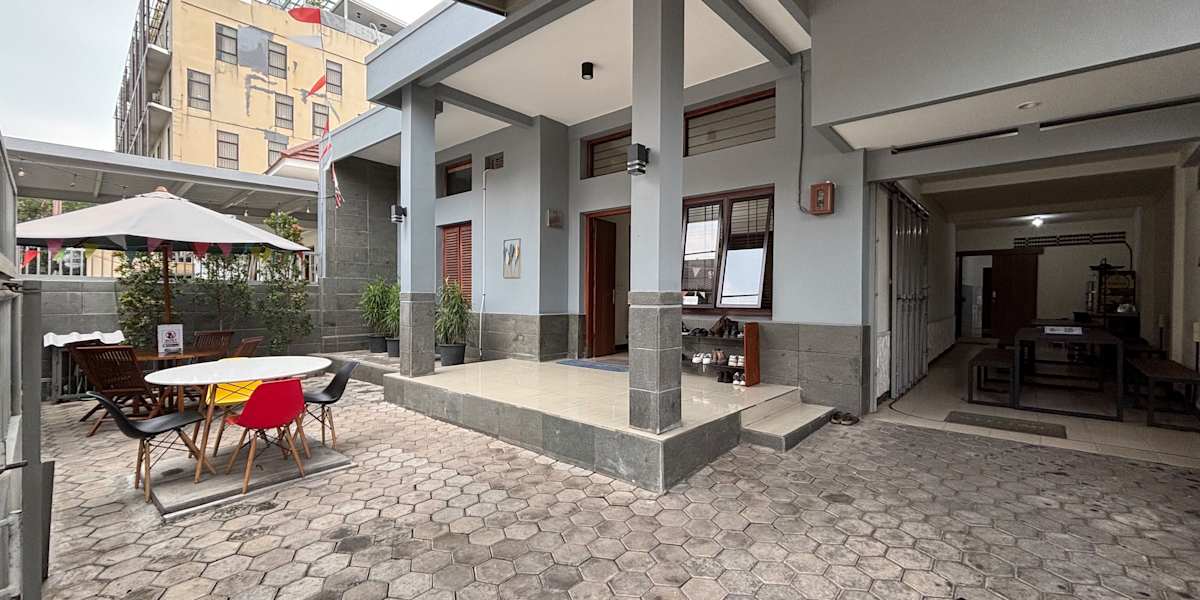 Base Seven Hostel