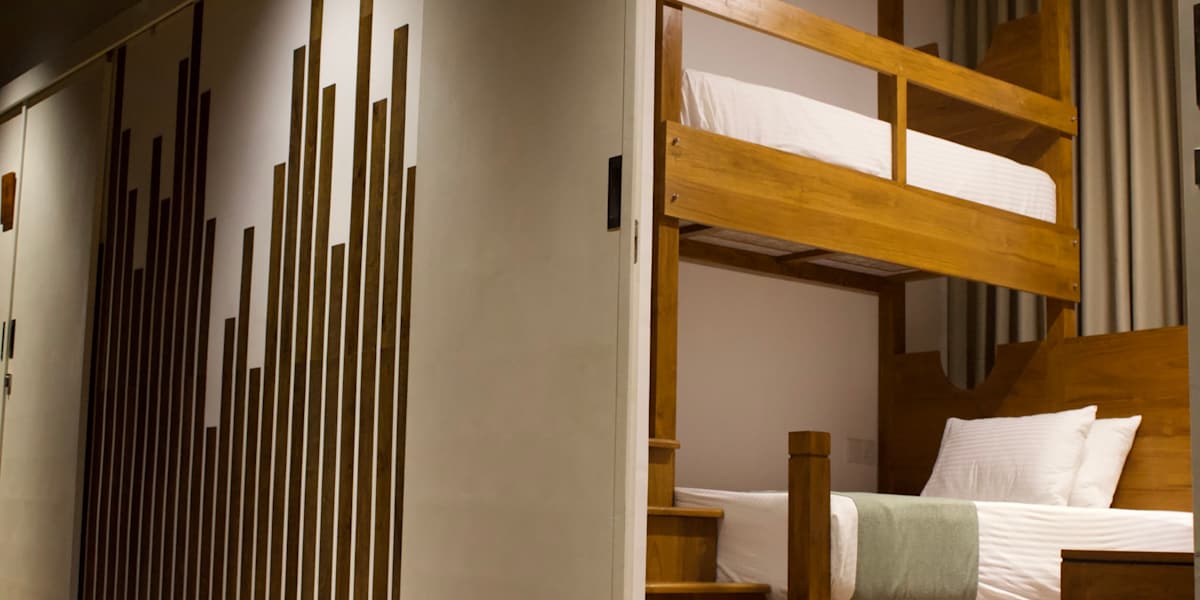 Castle Lane By Luna Leaf Hanging Hostel
