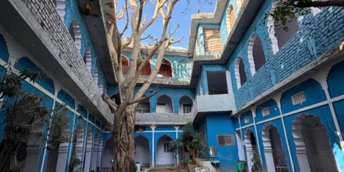 Vyom Hostel
