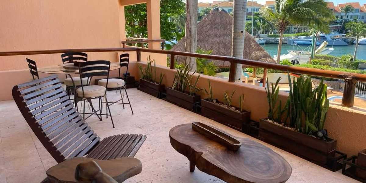 Beach View Apartment in Marina