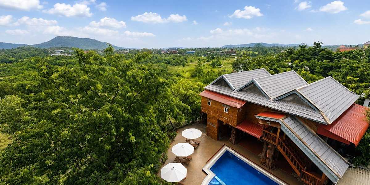 Cloudy Hill Hostel & Villa