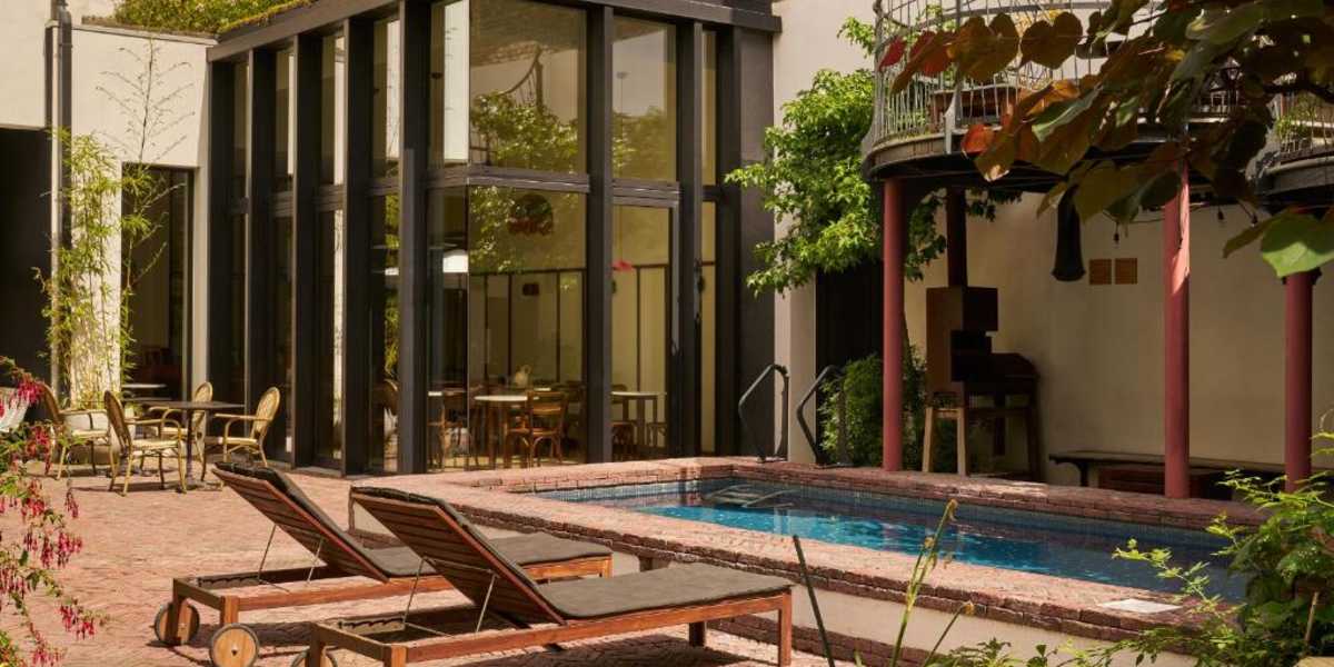 Le Berger Latroupe Hotel