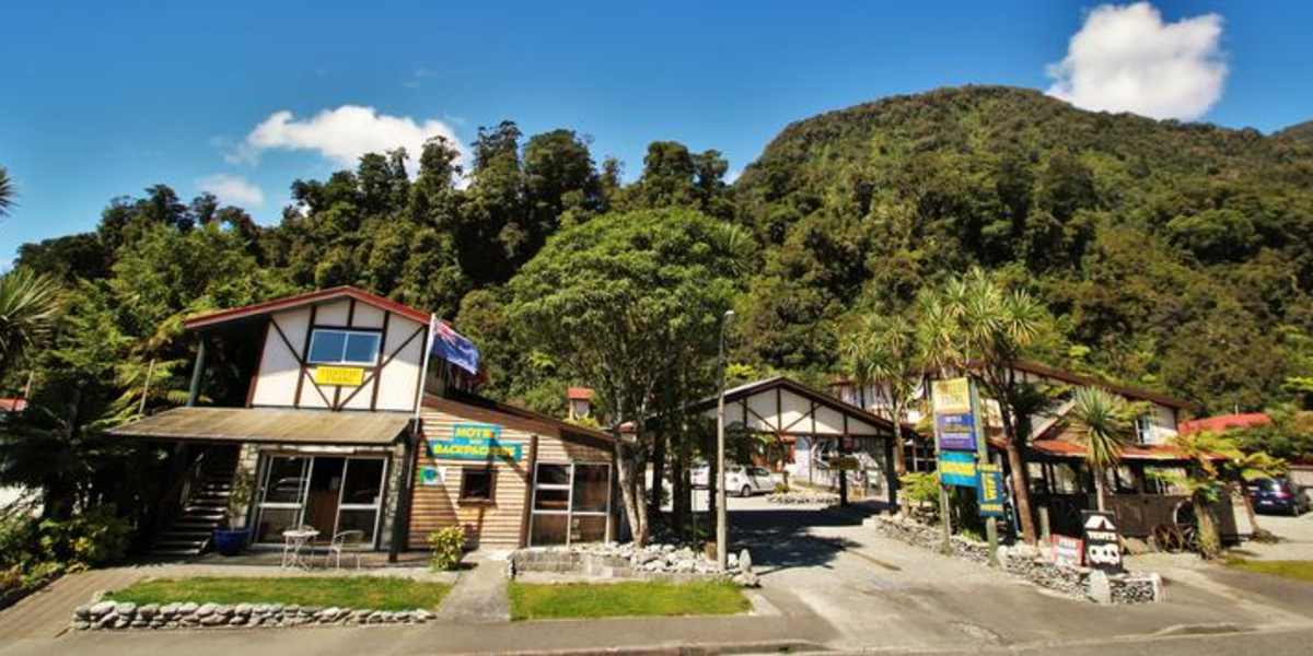 Chateau Backpacker & Motels
