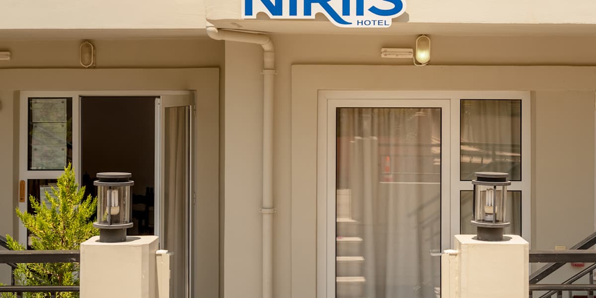 Niriis Hotel