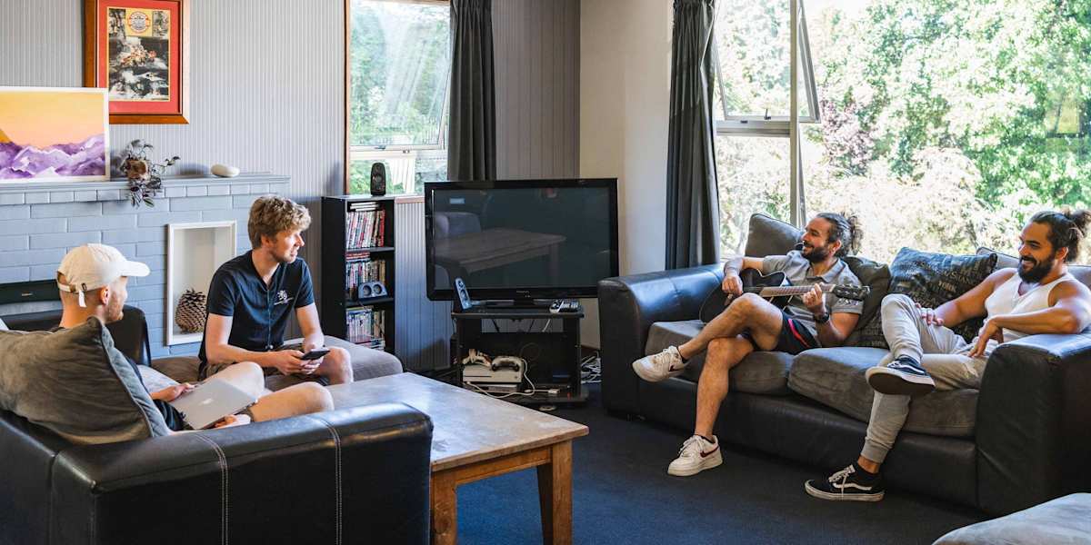 The Flaming Kiwi Backpackers
