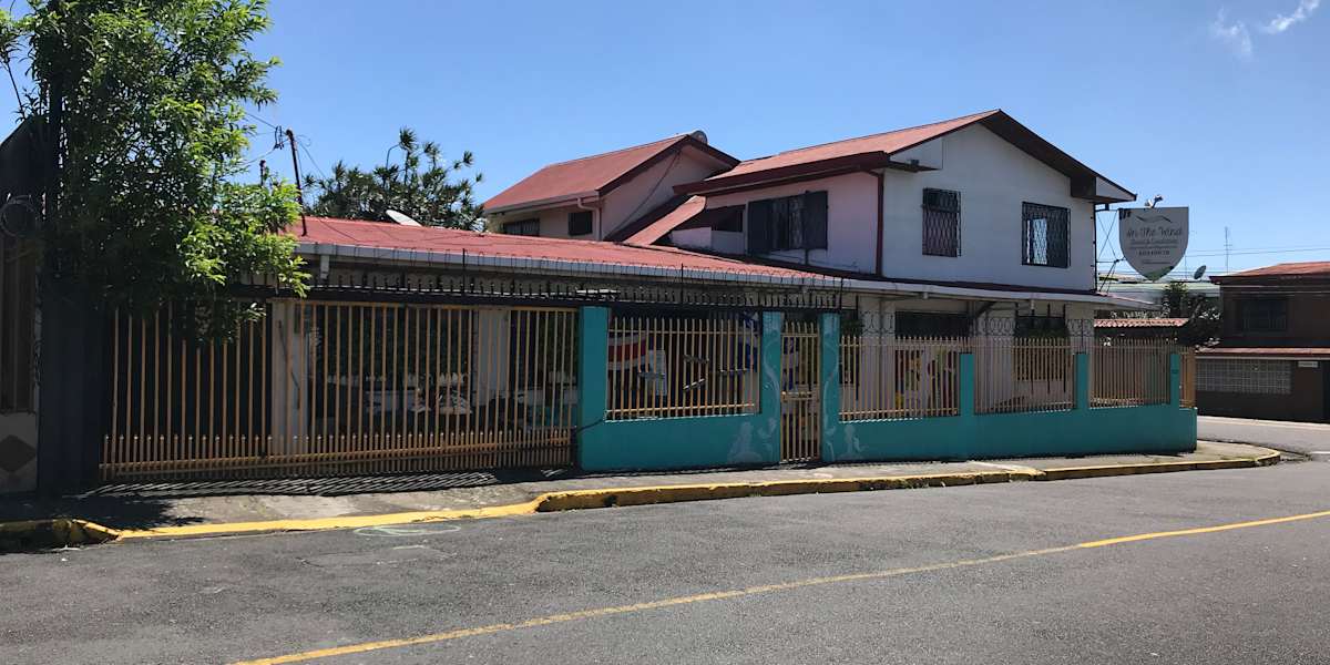 In The Wind Hostel & Guesthouse
