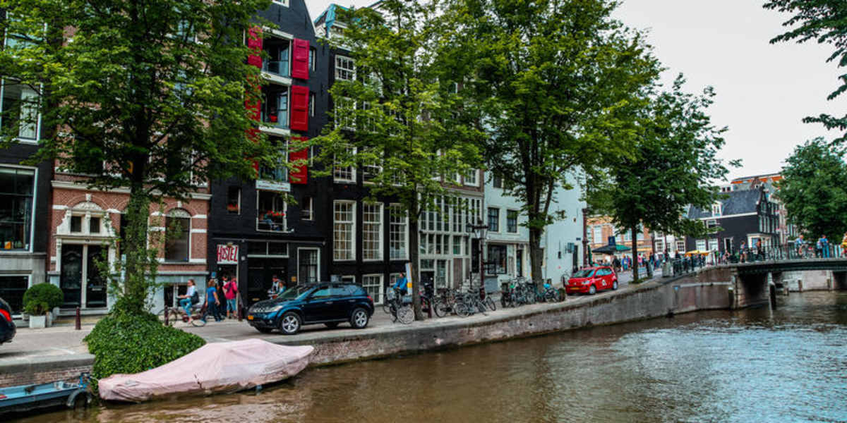 Amsterdam Downtown Hotel Canal View