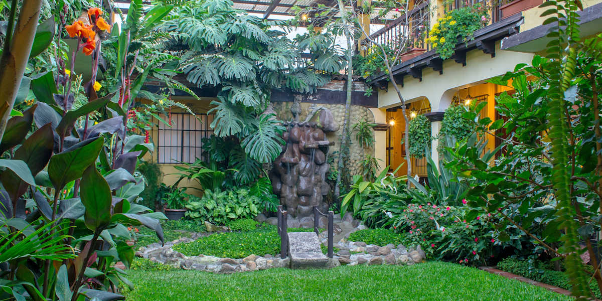 Hotel Las Camelias Inn