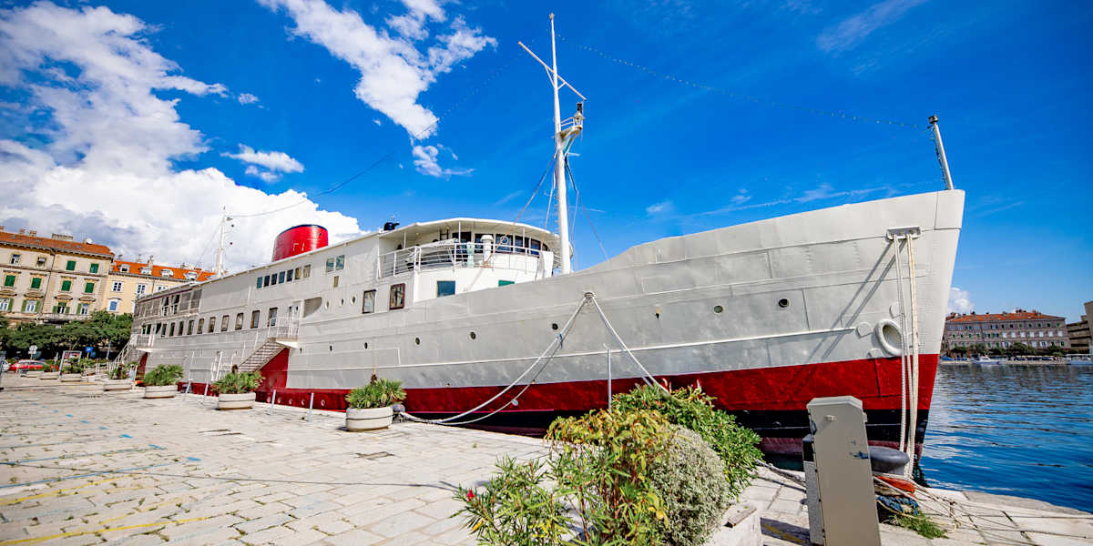 Botel Marina