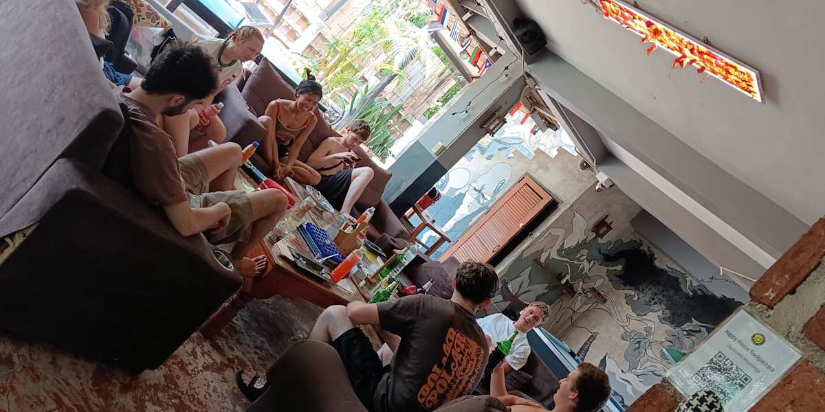 Happy House Backpackers