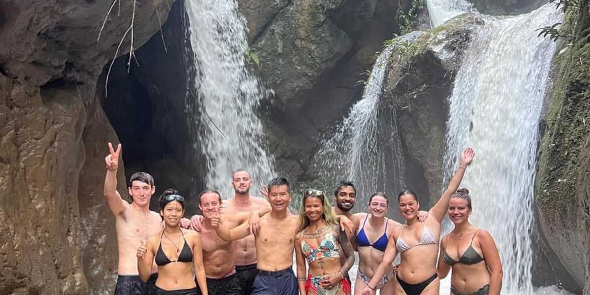 Happy House Backpackers