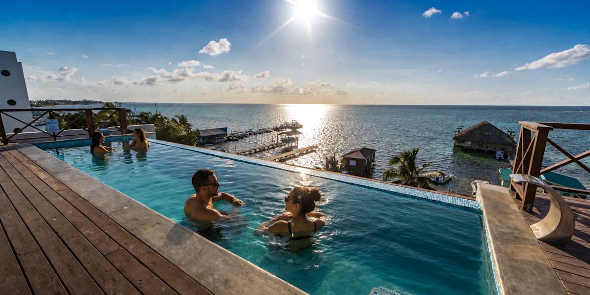 Sandbar Beachfront Hostel & Restaurant