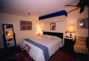 Photos of Colonial House Inn & Restaurant