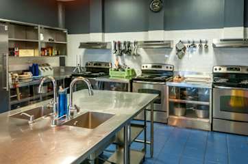 Photos of HI Chicago, The J.Ira & Nicki Harris Family Hostel