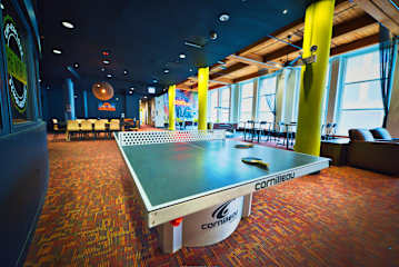 Photos of HI Chicago, The J.Ira & Nicki Harris Family Hostel