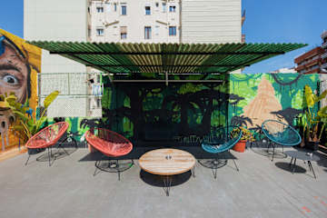 Photos of No Limit Hostel Graffiti