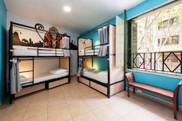 Photos of No Limit Hostel Graffiti
