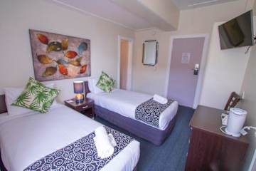 Photos of Hotel Waterloo & Backpackers