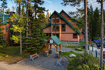 Photos of HI Lake Louise
