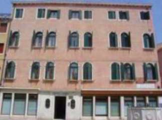 Photos of Backpackers hostel Venice