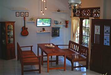 Photos of Surfers House