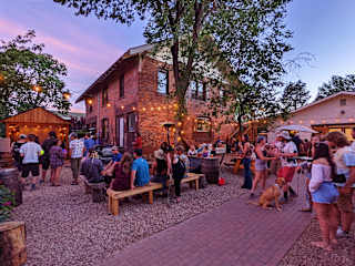 Photos of Bunk+Brew Historic Lucas House