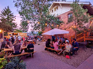 Photos of Bunk+Brew Historic Lucas House