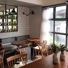 Photos of OON Poshtel