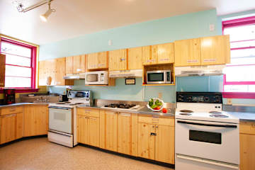 Photos of Ocean Island Inn | Backpackers | Suites