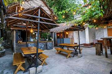 Photos of Deck on the Hills