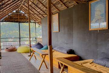 Photos of Deck on the Hills