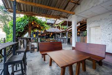 Photos of Deck on the Hills
