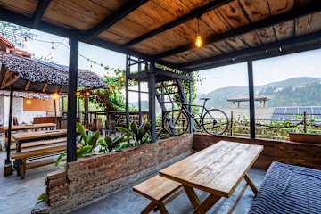 Photos of Deck on the Hills