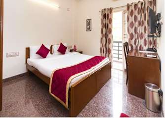 Photos of Hotel Felicity Inn EGL by Sky Stays