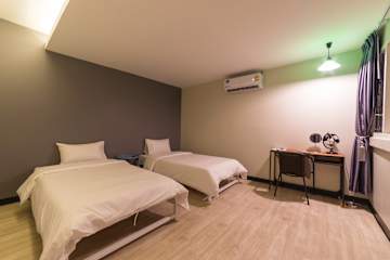 Photos of Napa Hostel Samrong Station