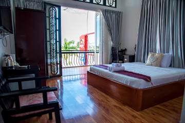 Photos of New Season Riverside Hotel