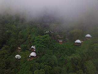 Kuvia paikasta:
