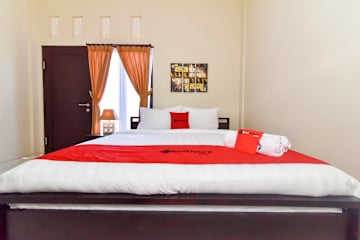 Photos of RedDoorz Plus near Jalan Imam Bonjol Denpasar