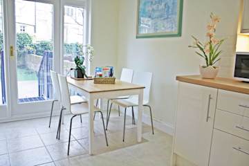 Photos of Urban Stay Oxford Gardens Apartments