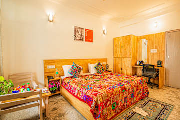 Photos of Chakrah by Hermitage
