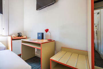 Photos of Melton Hotel