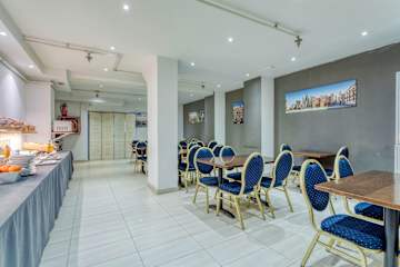 Photos of Hostal & Apartamentos Bedmates