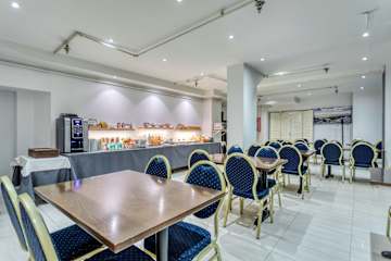 Photos of Hostal & Apartamentos Bedmates